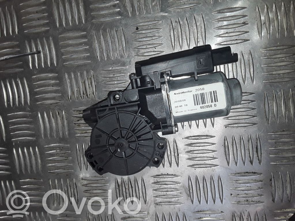 KIA Ceed Aizmugurē loga pacēlāja motoriņš 