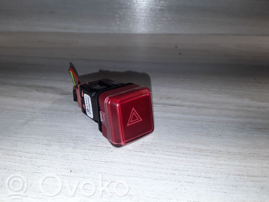 Citroen C3 Picasso Hazard light switch 