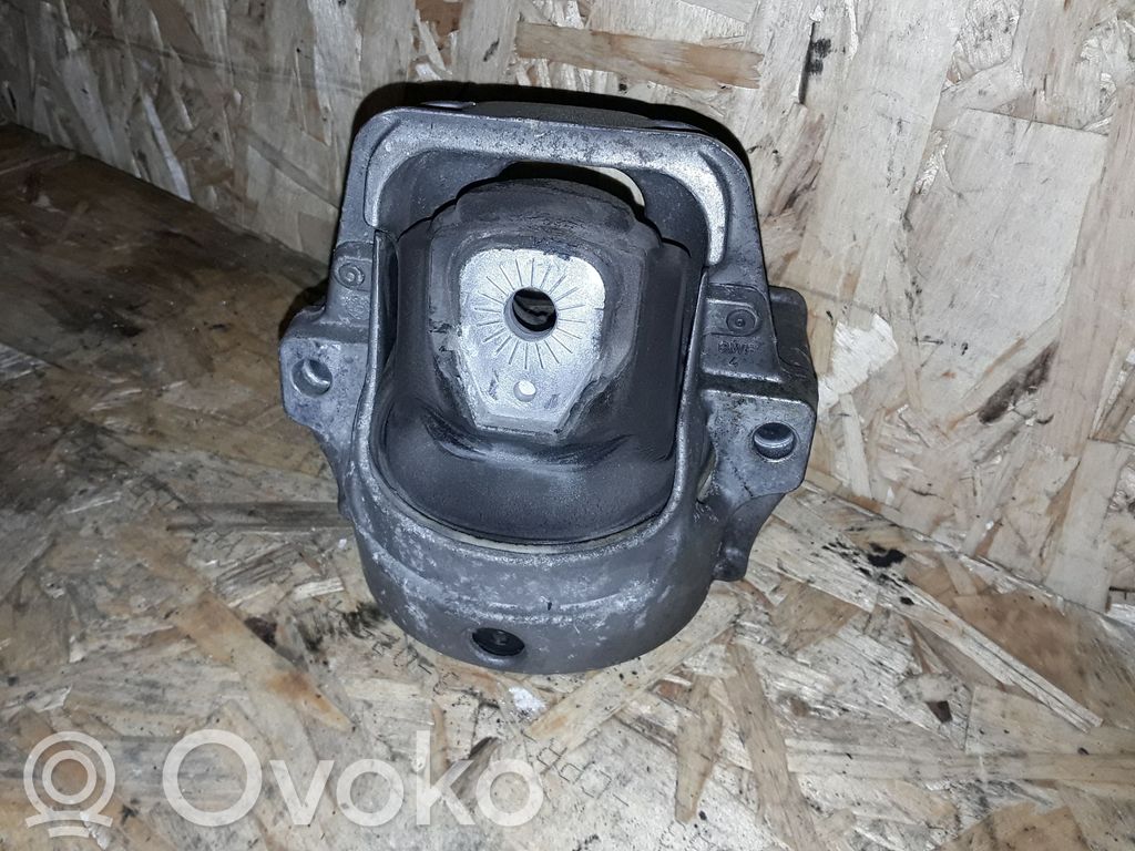 Audi A4 S4 B8 8K Engine mount bracket 