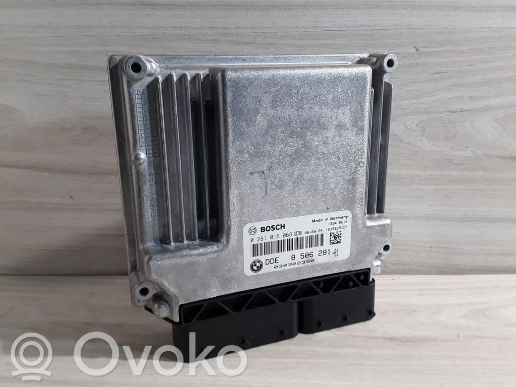 BMW 1 E81 E87 Engine control unit/module 