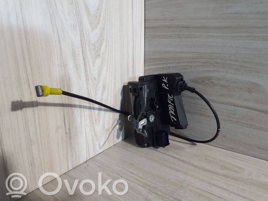 Renault Trafic II (X83) Front door lock 