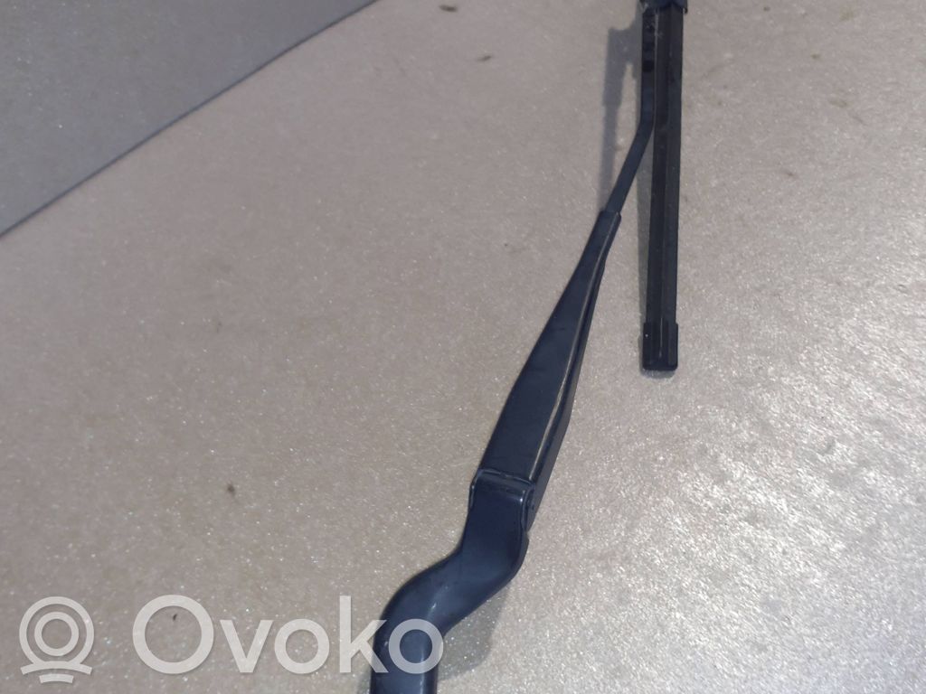 Ford Focus C-MAX Front wiper blade arm 