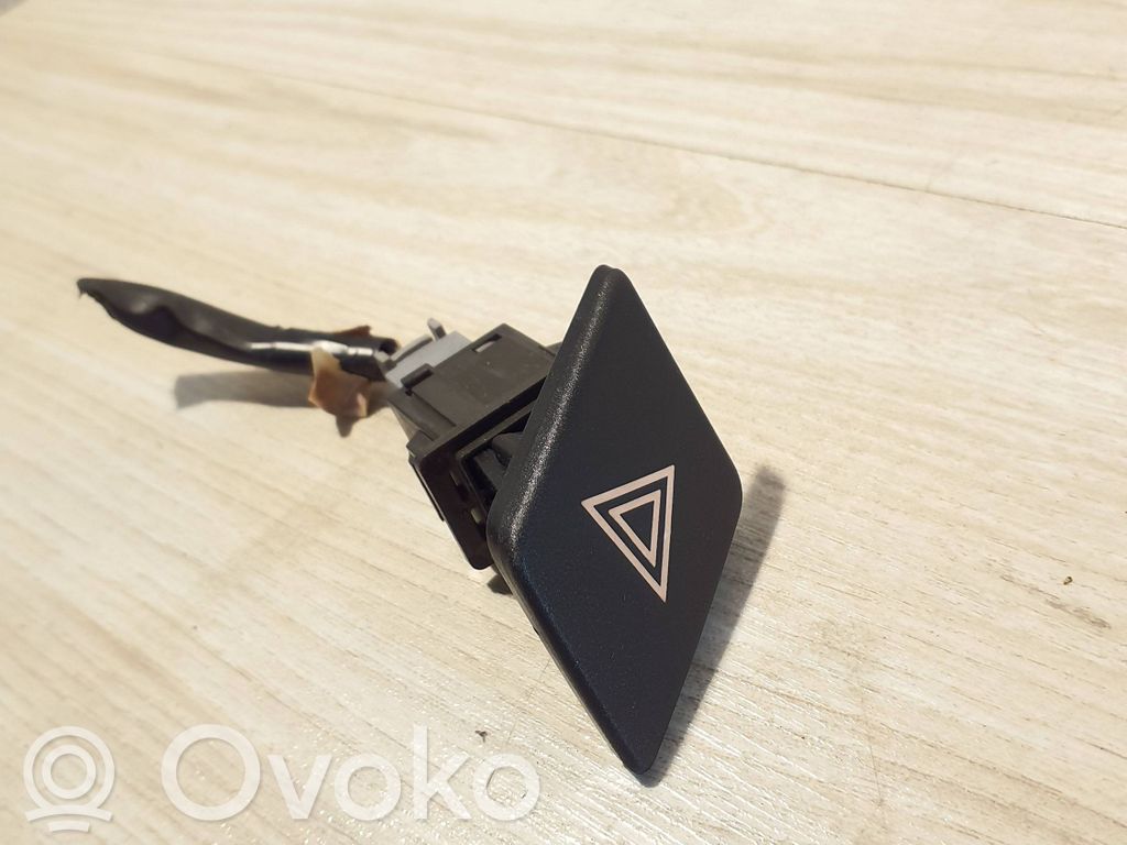 Toyota Yaris Przycisk świateł awaryjnych 