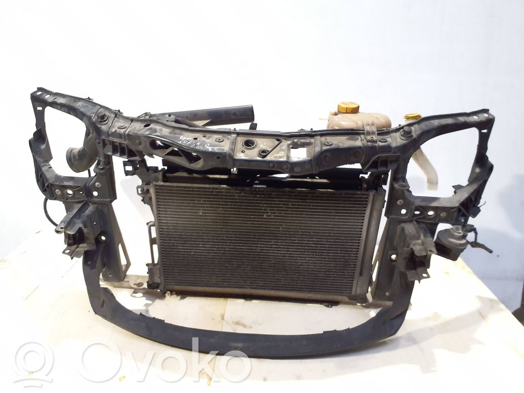Opel Corsa D Панель радиаторов 