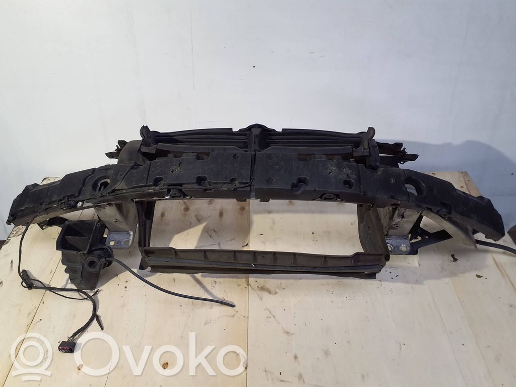 Radiatoru panelis   7178080