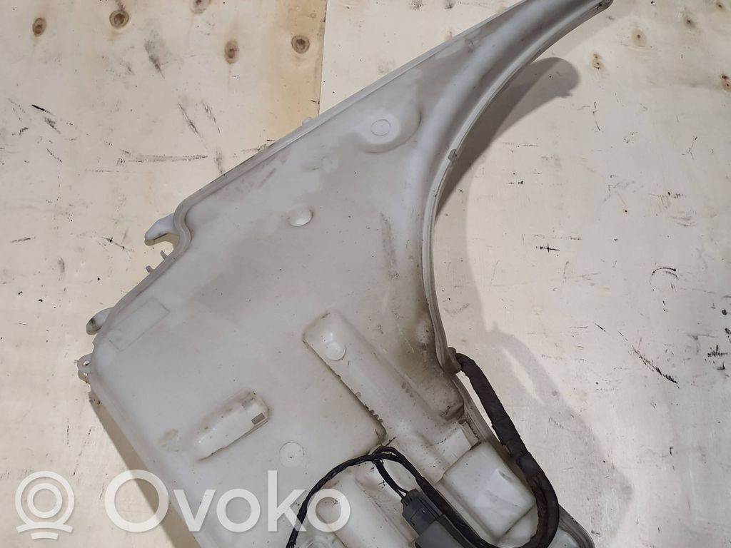 Langų skysčio bakelis   7124231