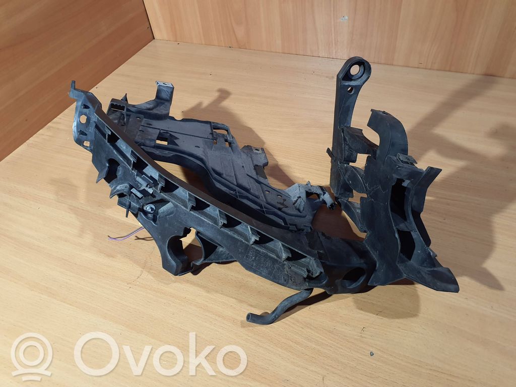 Audi A4 S4 B8 8K Uchwyt / Mocowanie lampy przedniej 
