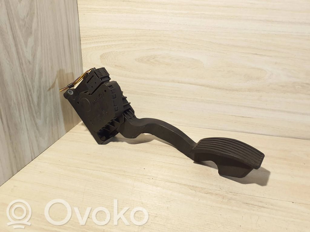 Opel Corsa D Akseleratora pedālis 