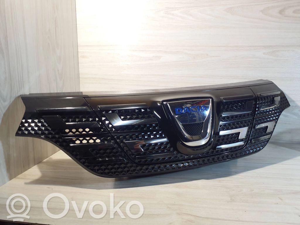 Dacia Spring Front bumper upper radiator grill 