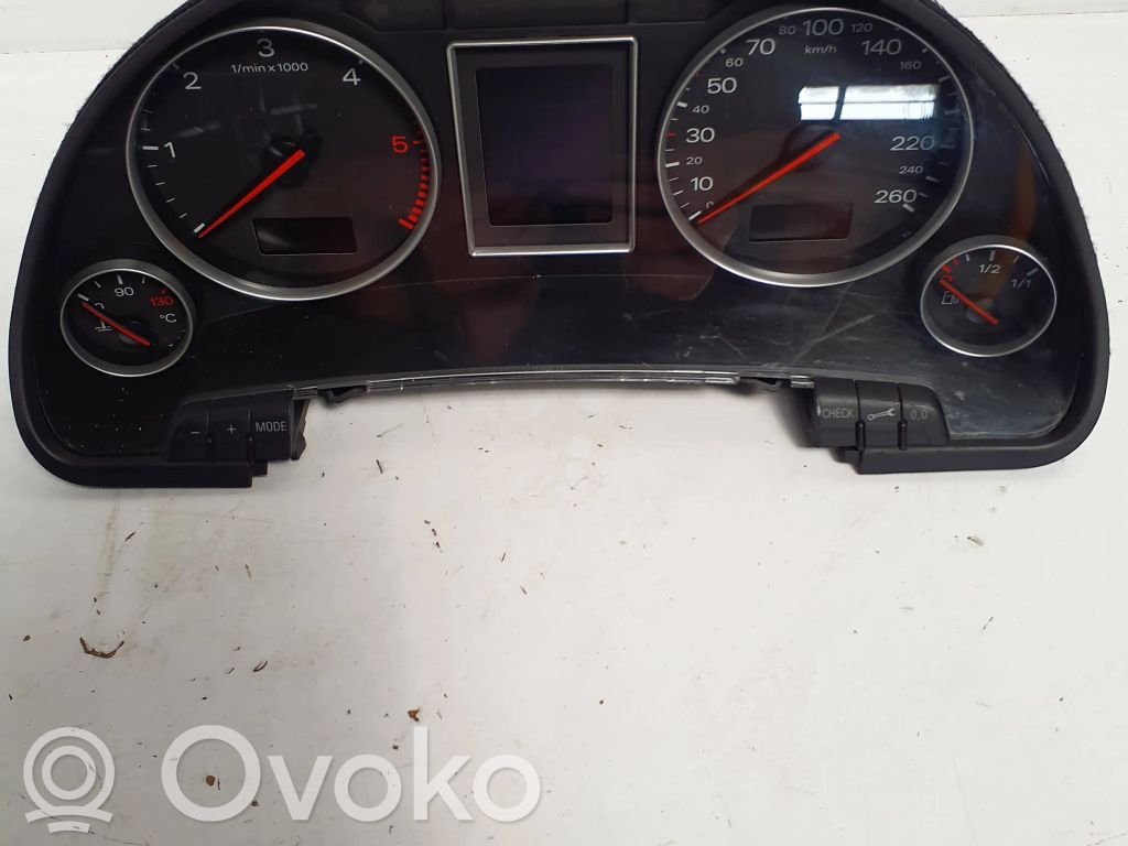 Audi A4 S4 B6 8E 8H Licznik / Prędkościomierz 