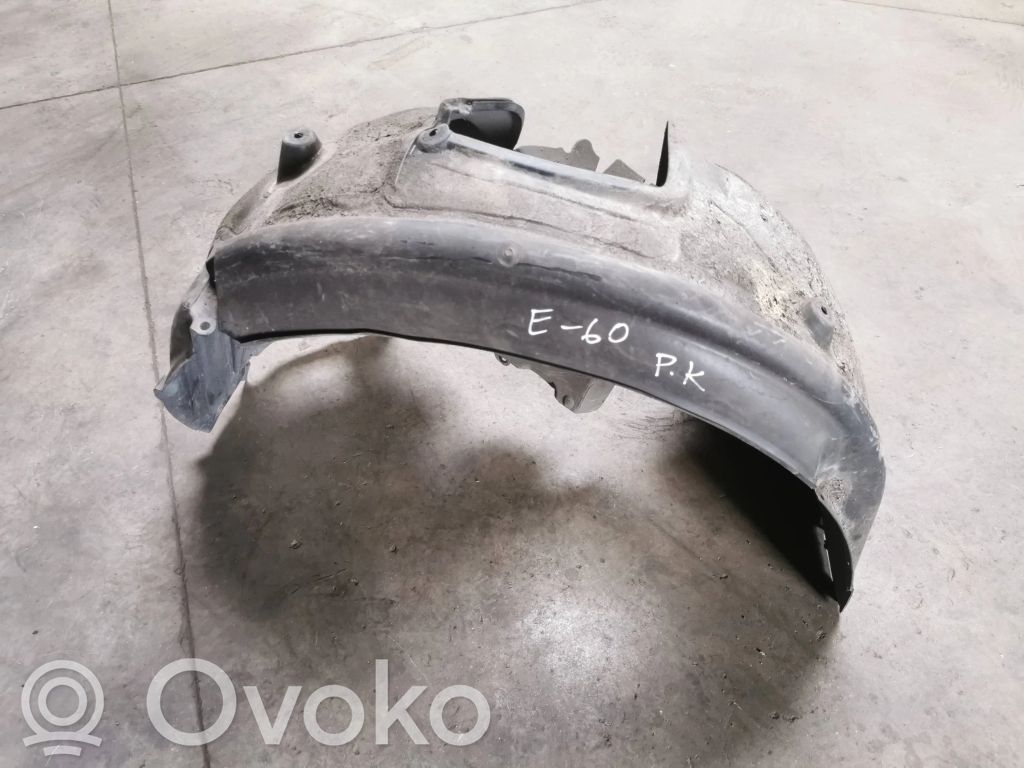 BMW 5 E60 E61 Apakšspārns 