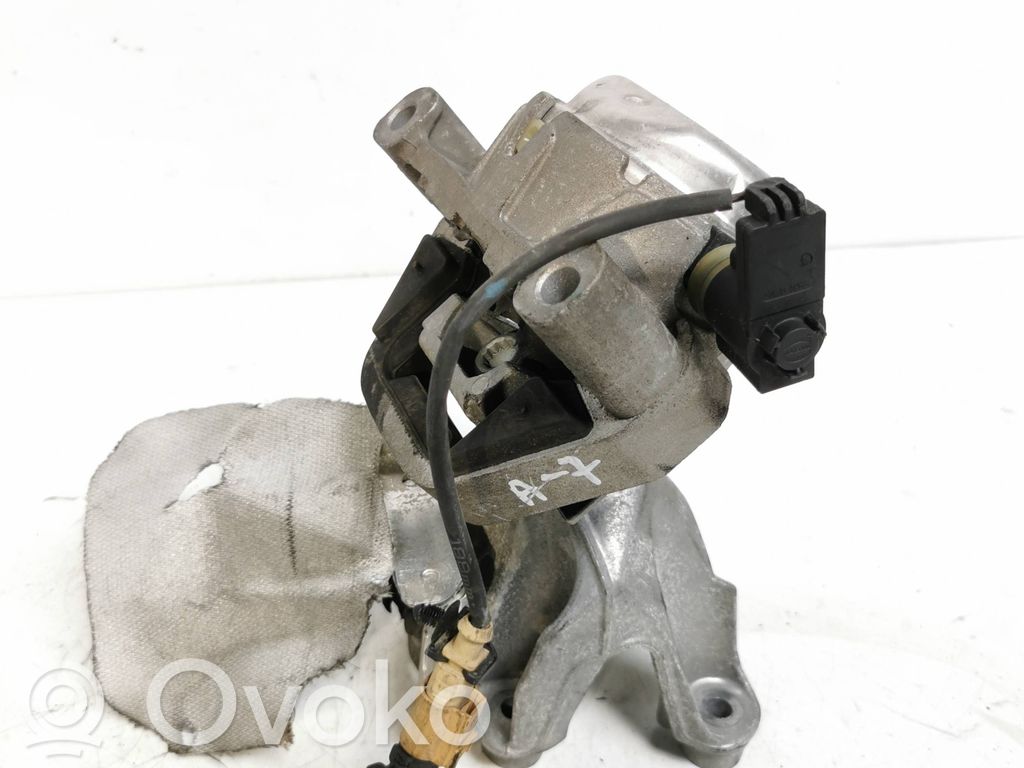 Audi A7 S7 4G Engine mount bracket 