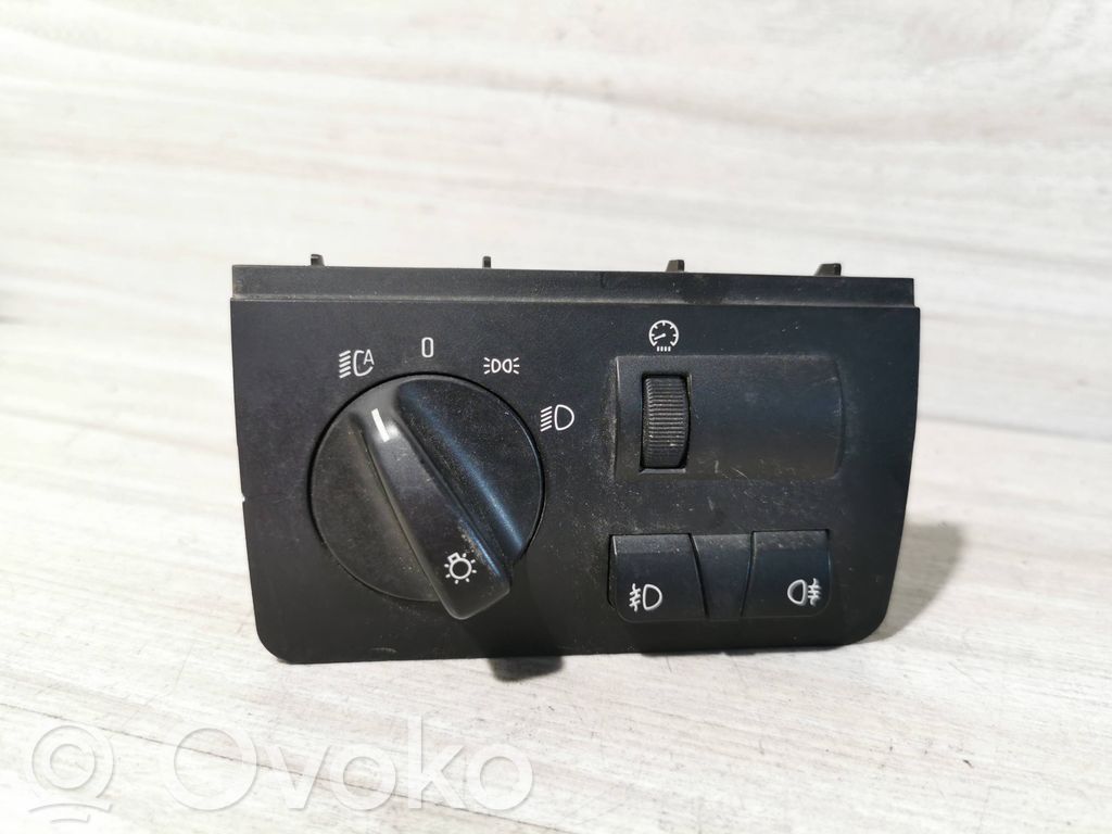 Lukturu slēdzis   6909775,139823,037045061