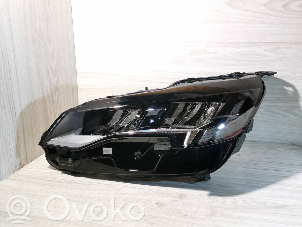 Peugeot 3008 II Lampa przednia 