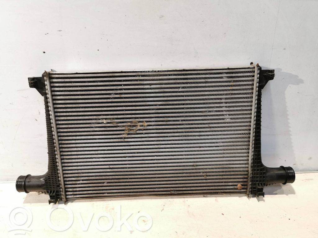 Audi Q7 4M Interkūlerio radiatorius 