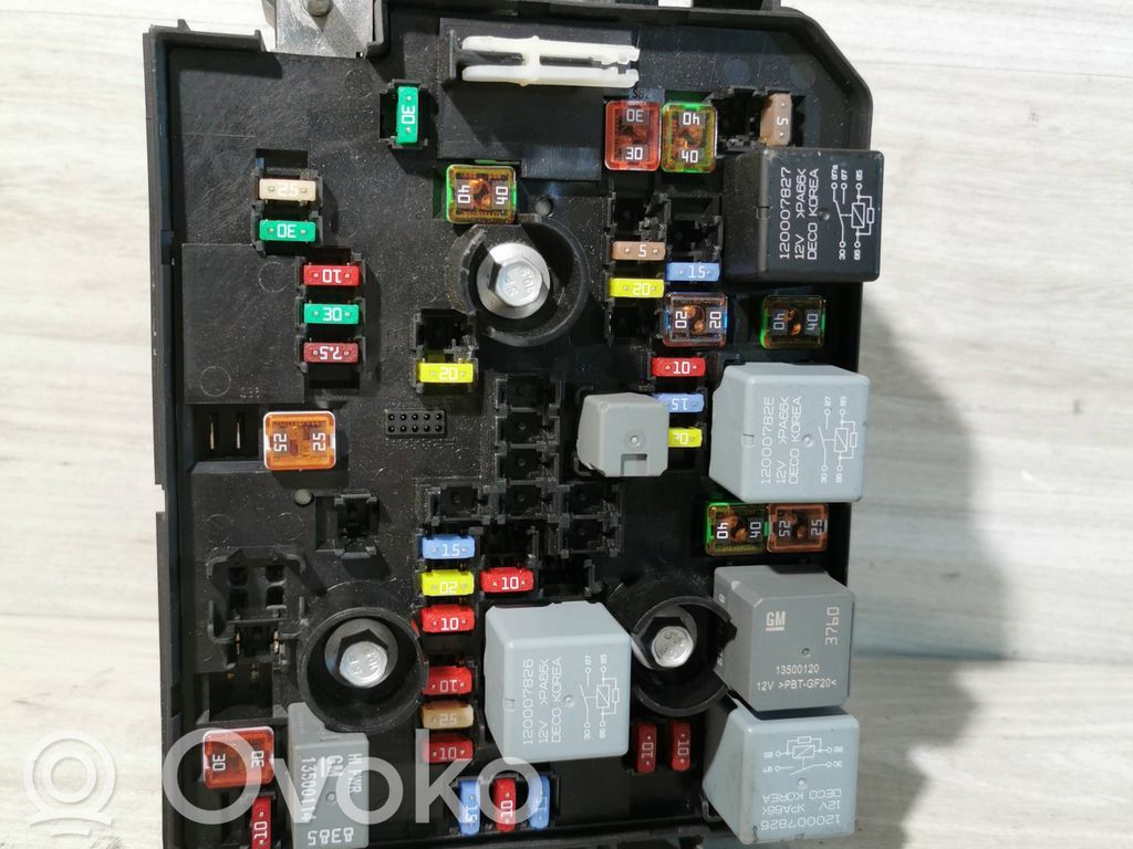 Opel Corsa E Sulakemoduuli 