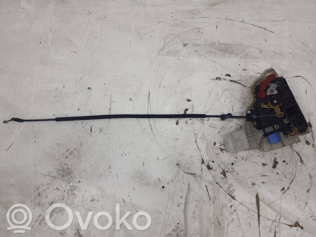Volkswagen Touran I Rear door lock 