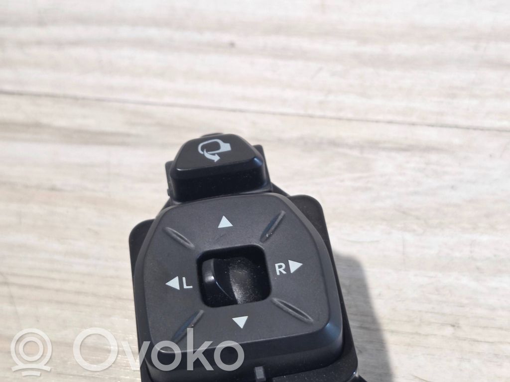 Hyundai ix35 Interruptor del espejo lateral 