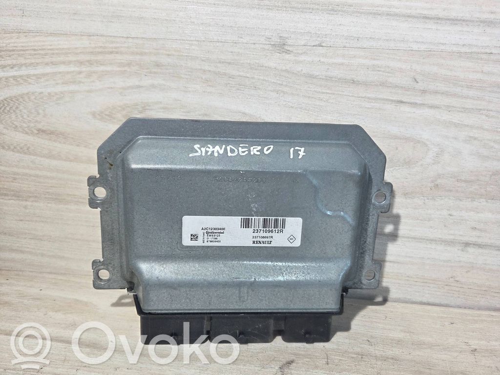 Dacia Sandero II Engine control unit/module 