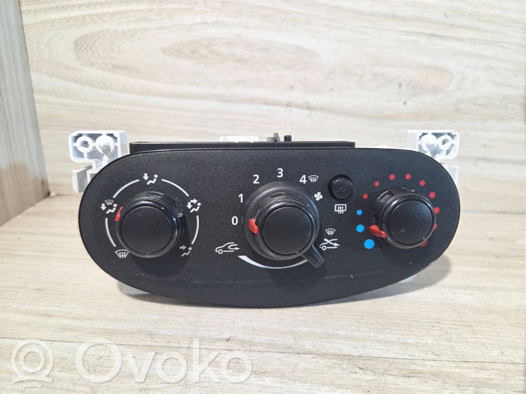 Dacia Sandero II Climate control unit 