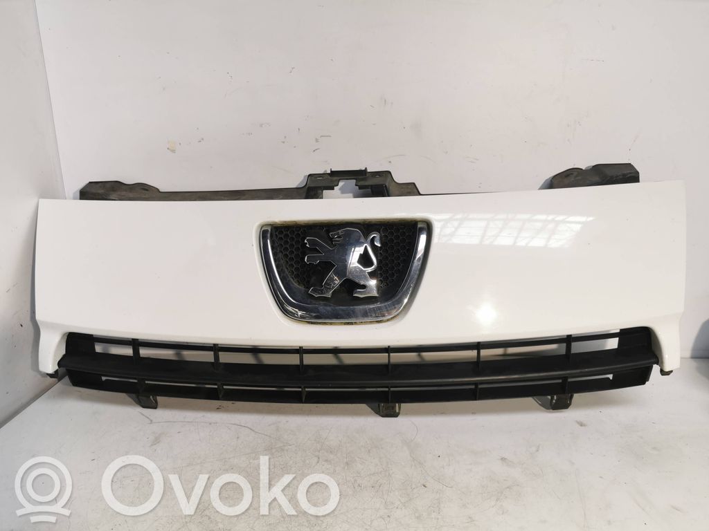 Peugeot Expert Front bumper upper radiator grill 