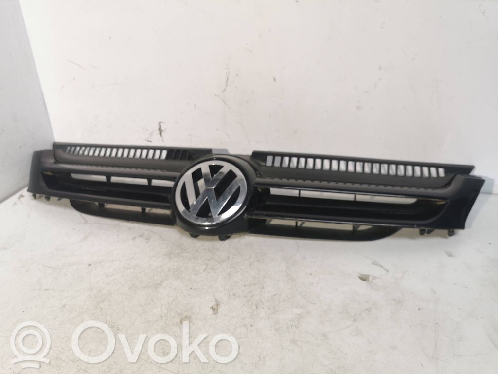 Volkswagen Golf Plus Front bumper upper radiator grill 