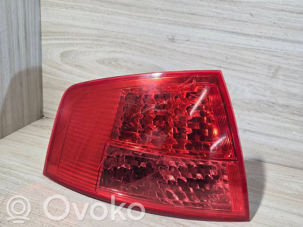 Audi A8 S8 D3 4E Galinis žibintas kėbule 
