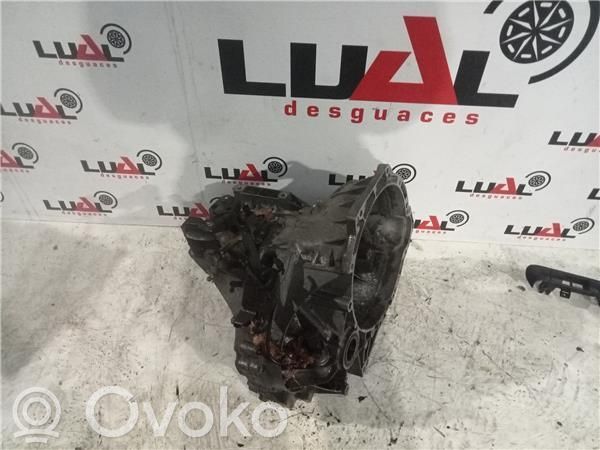 Manual 5 speed gearbox   D2M2A
