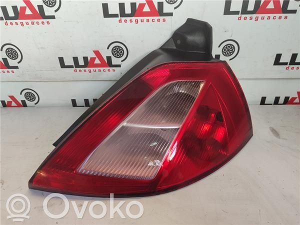 Lámpara de faros/luces traseros