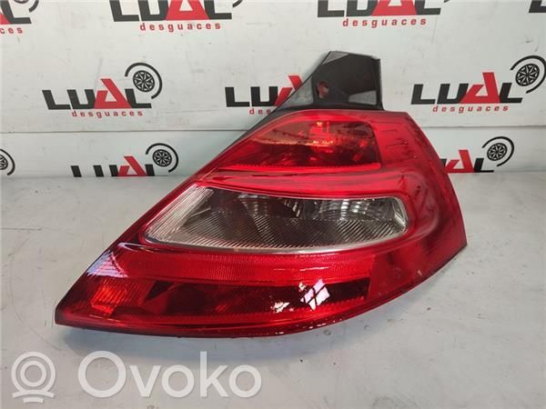 Lámpara de faros/luces traseros