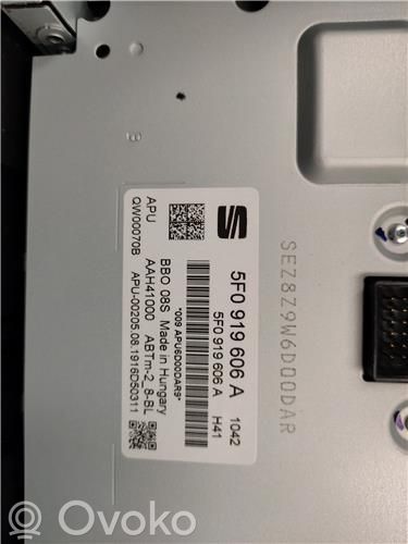 Navigation GPS unit bracket/holder   DNU,5F0919606A
