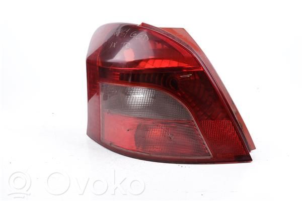 Lámpara de faros/luces traseros   815610D110