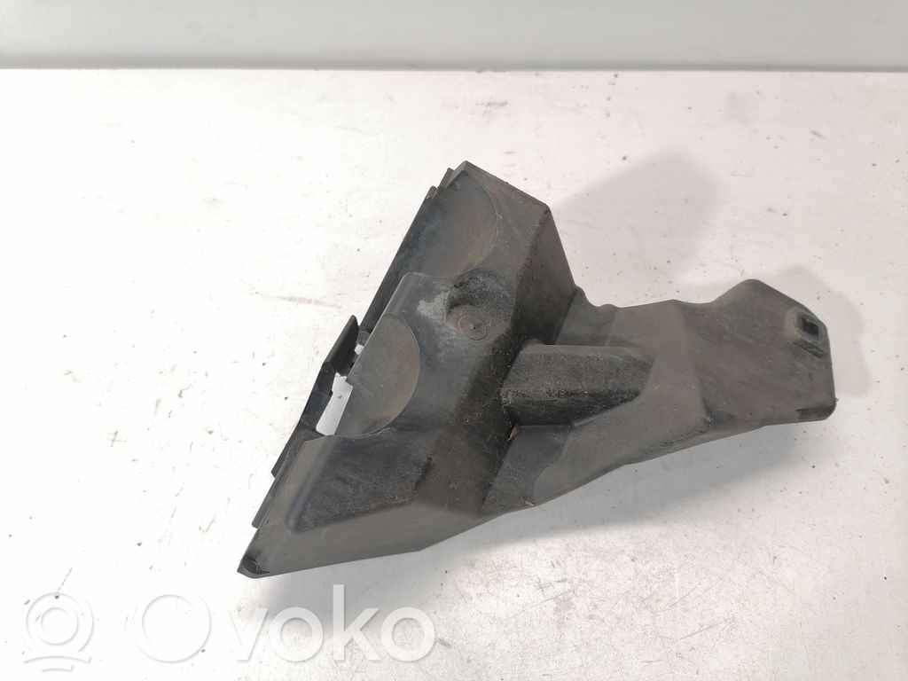 Volvo V70 Takapuskurin kannake 