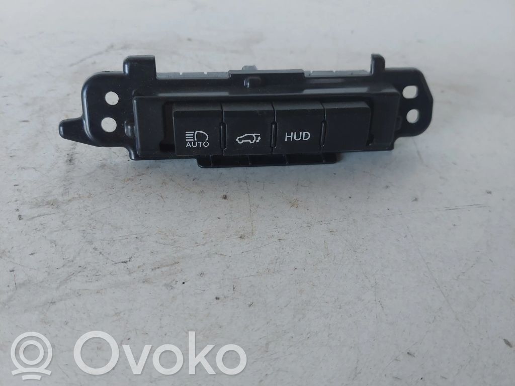 Lexus RX 450H A set of switches 
