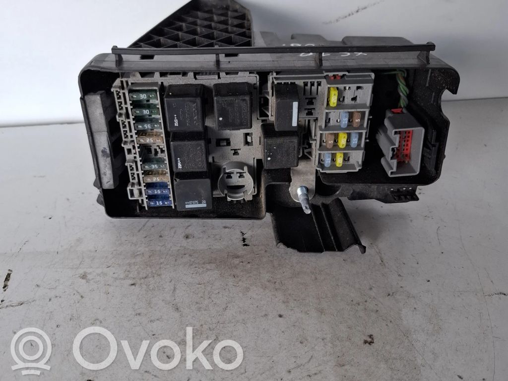 Volvo XC70 Fuse module 