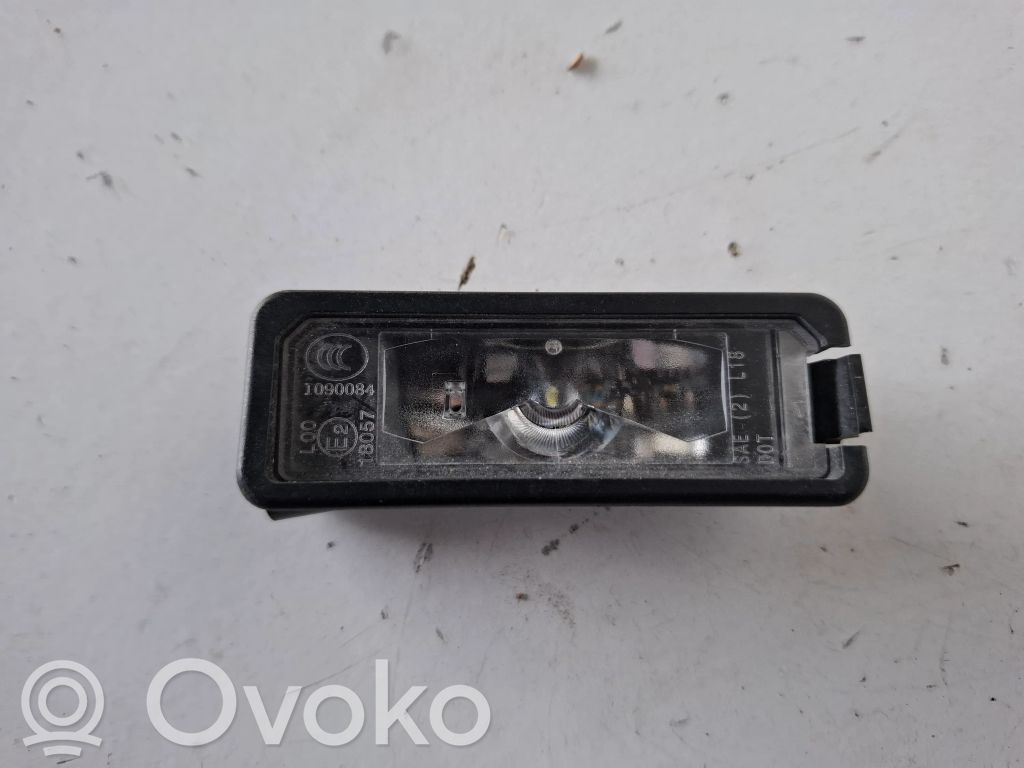 KIA Stonic Numerio apšvietimas 