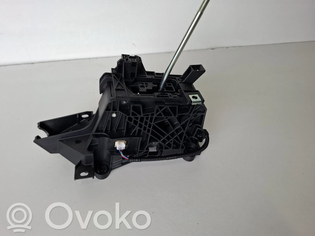 Lexus NX Pavarų perjungimo mechanizmas (kulisa) 