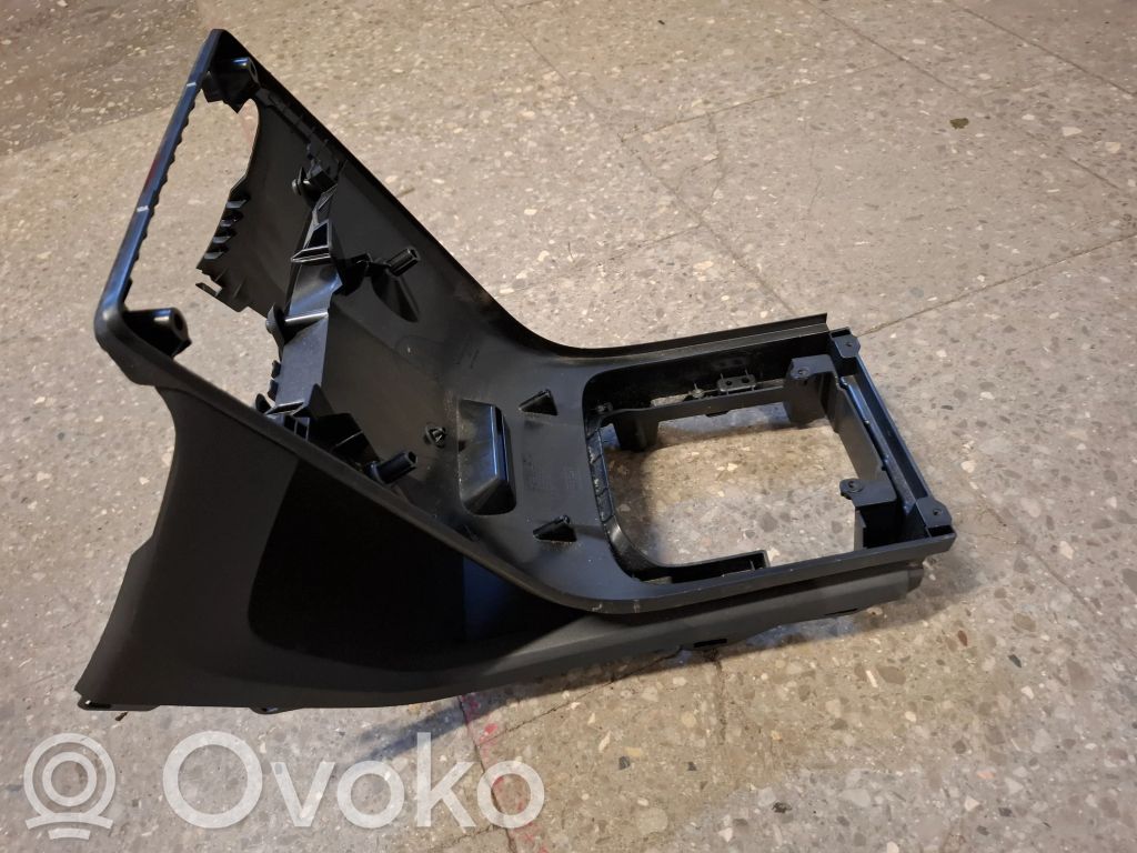 Volvo XC70 Cita veida vidus konsoles (tuneļa) elementi 