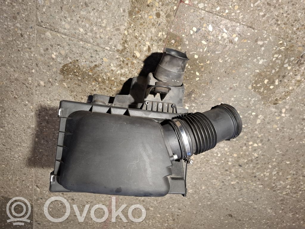 BMW 7 E65 E66 Air filter box 
