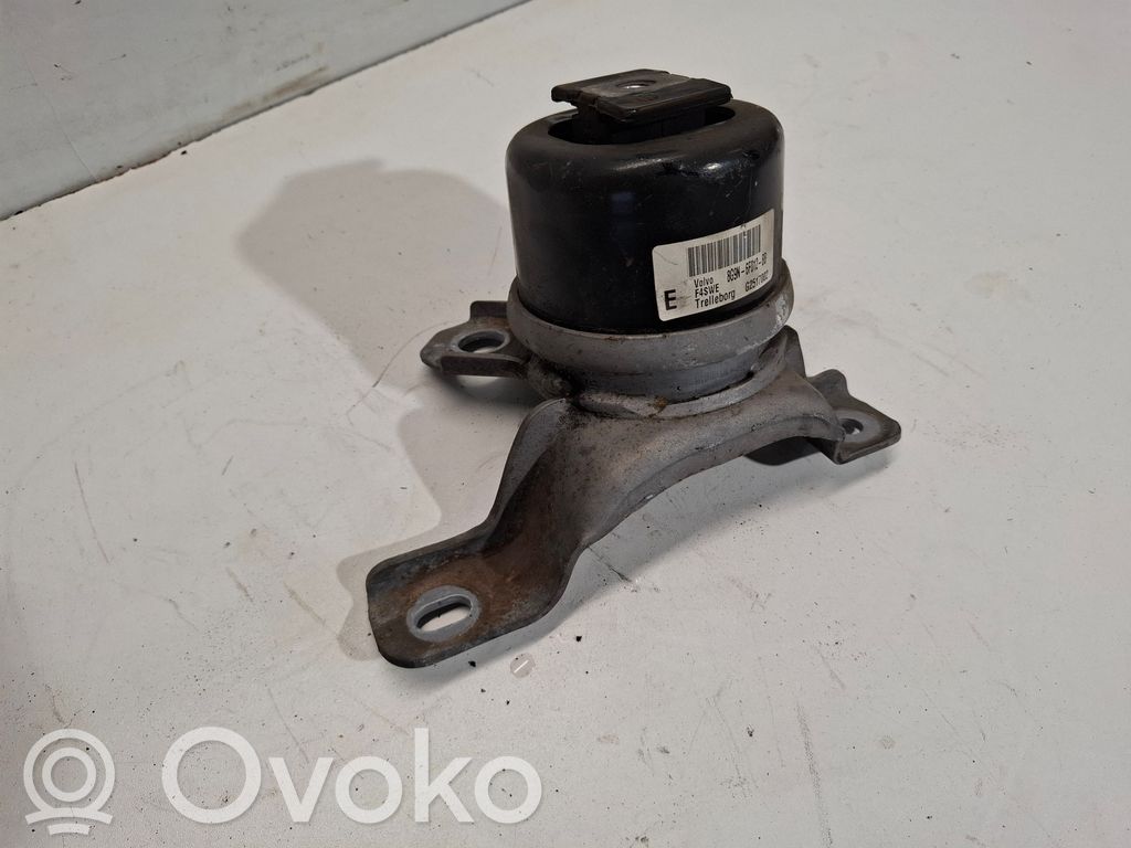 Volvo V60 Engine mount bracket 