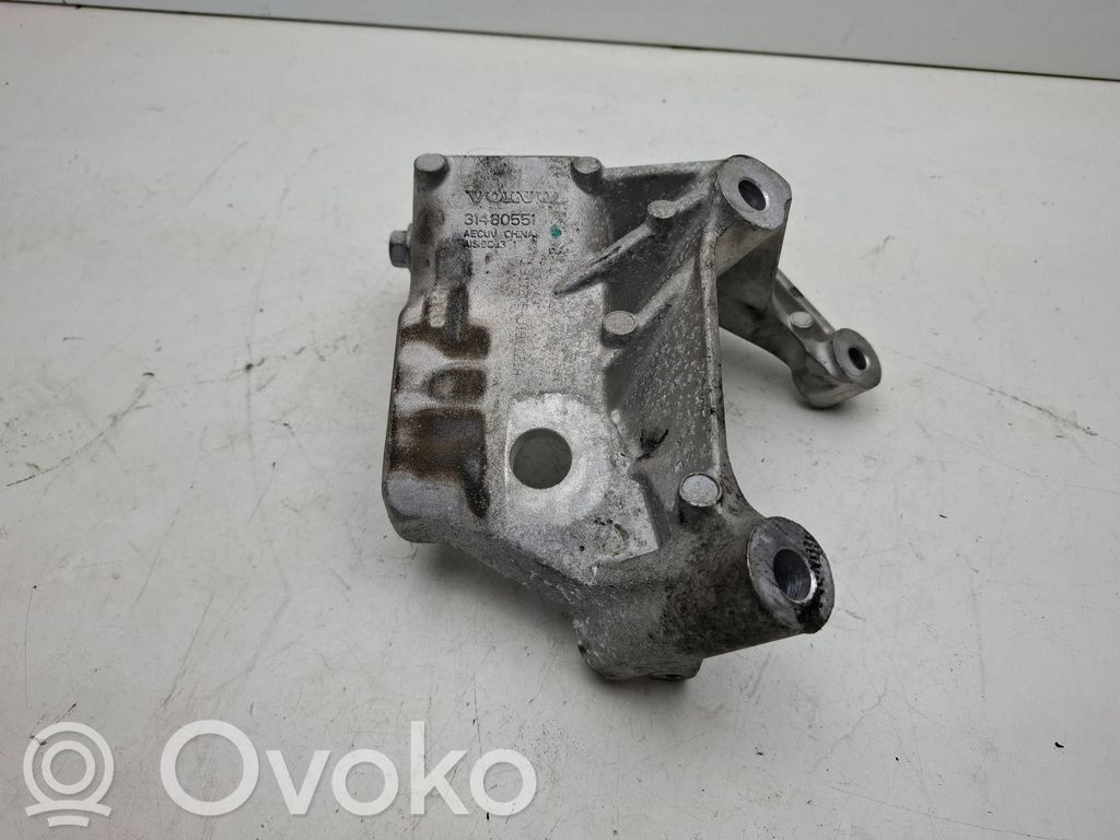 Volvo XC90 Engine mounting bracket 