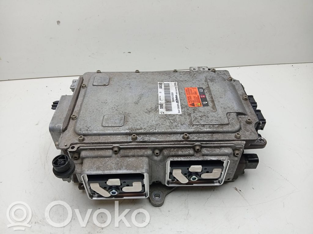 Opel Ampera Voltage converter inverter 