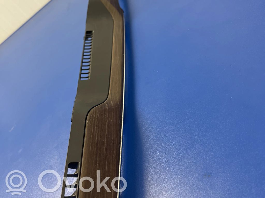 Tesla Model S Kita panelės detalė 