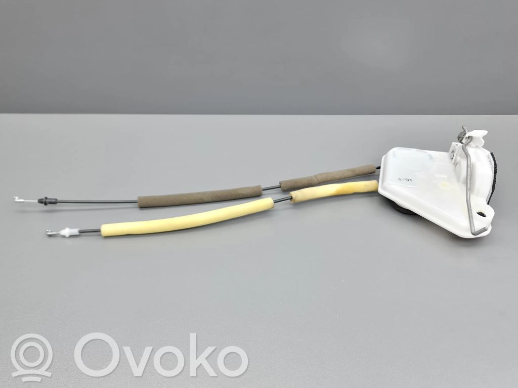 Mazda 3 III Front door lock 