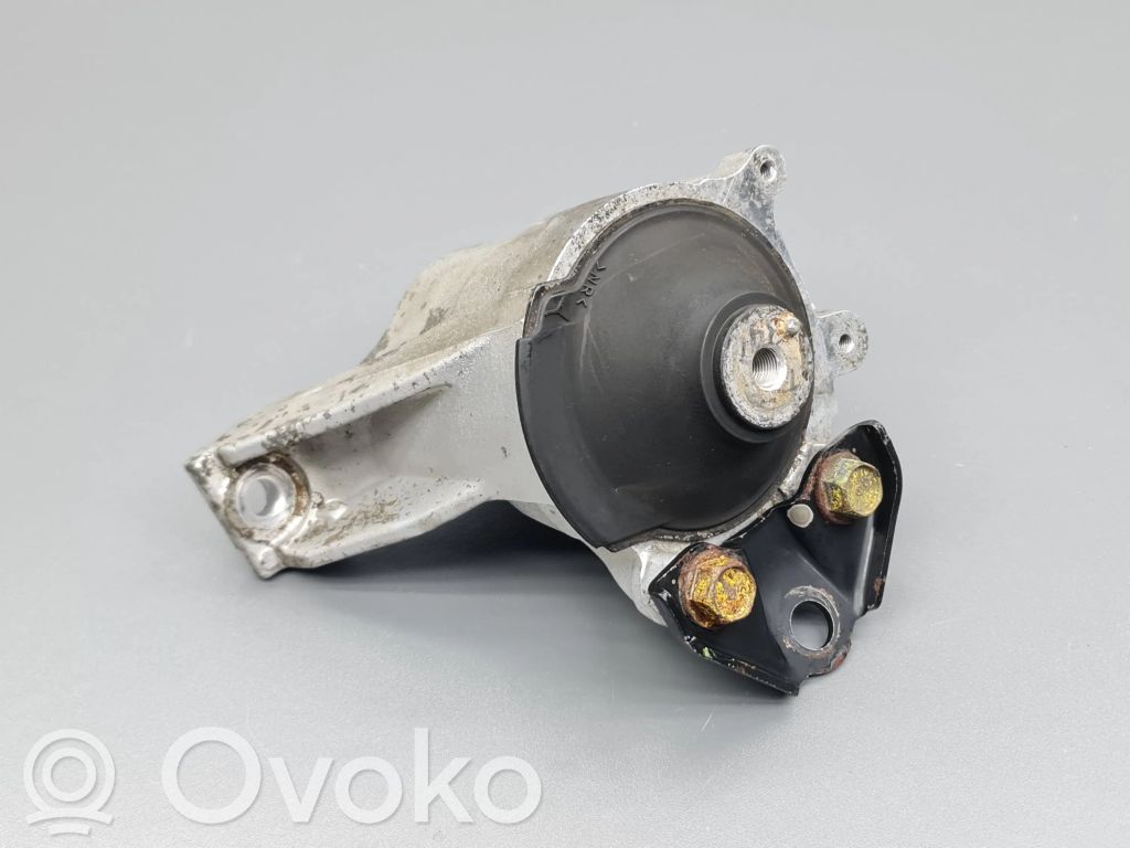 Honda CR-V Engine mount bracket 