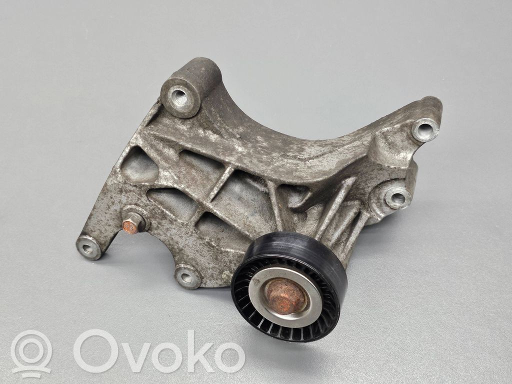 Peugeot 4007 Ohjaustehostimen pumpun kannake 