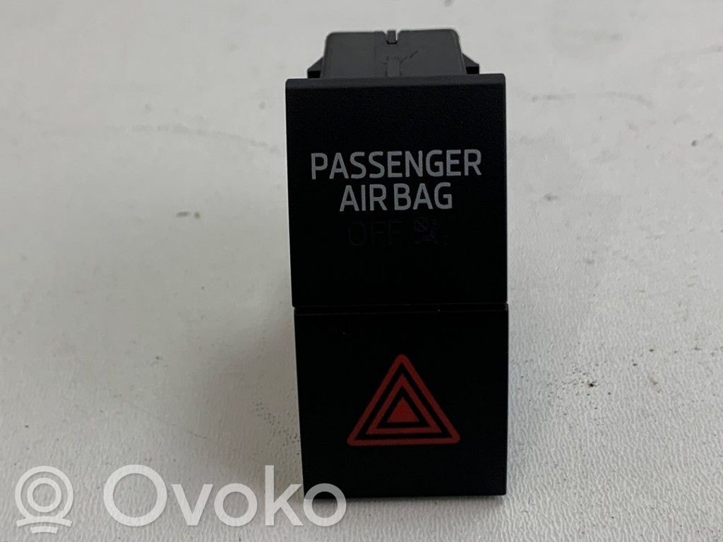 Hazard light switch   5JA953507B,30S10090200,30S10090200,5JA953507B