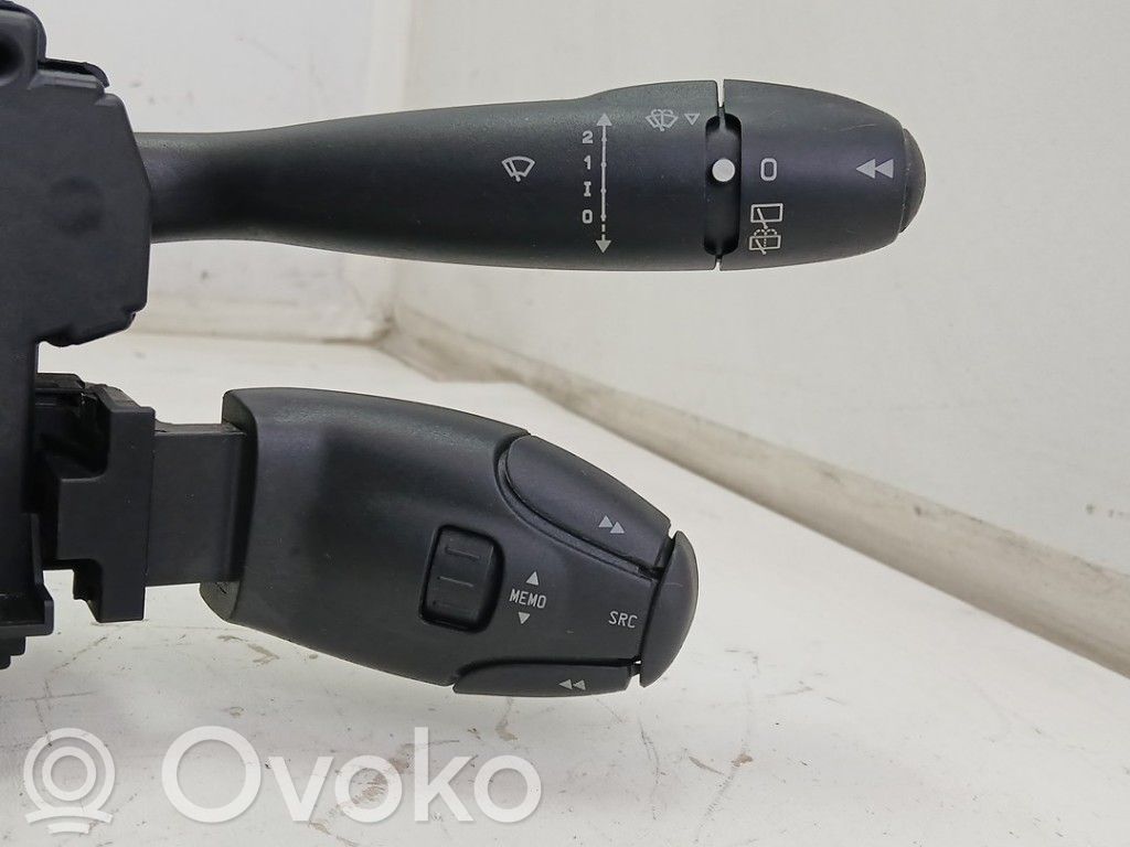 Peugeot 206 Steering wheel buttons/switches 