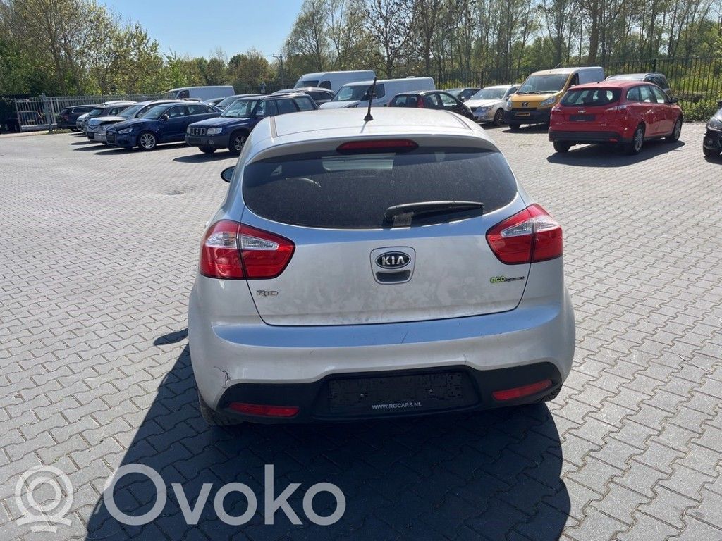KIA Rio Eje trasero 
