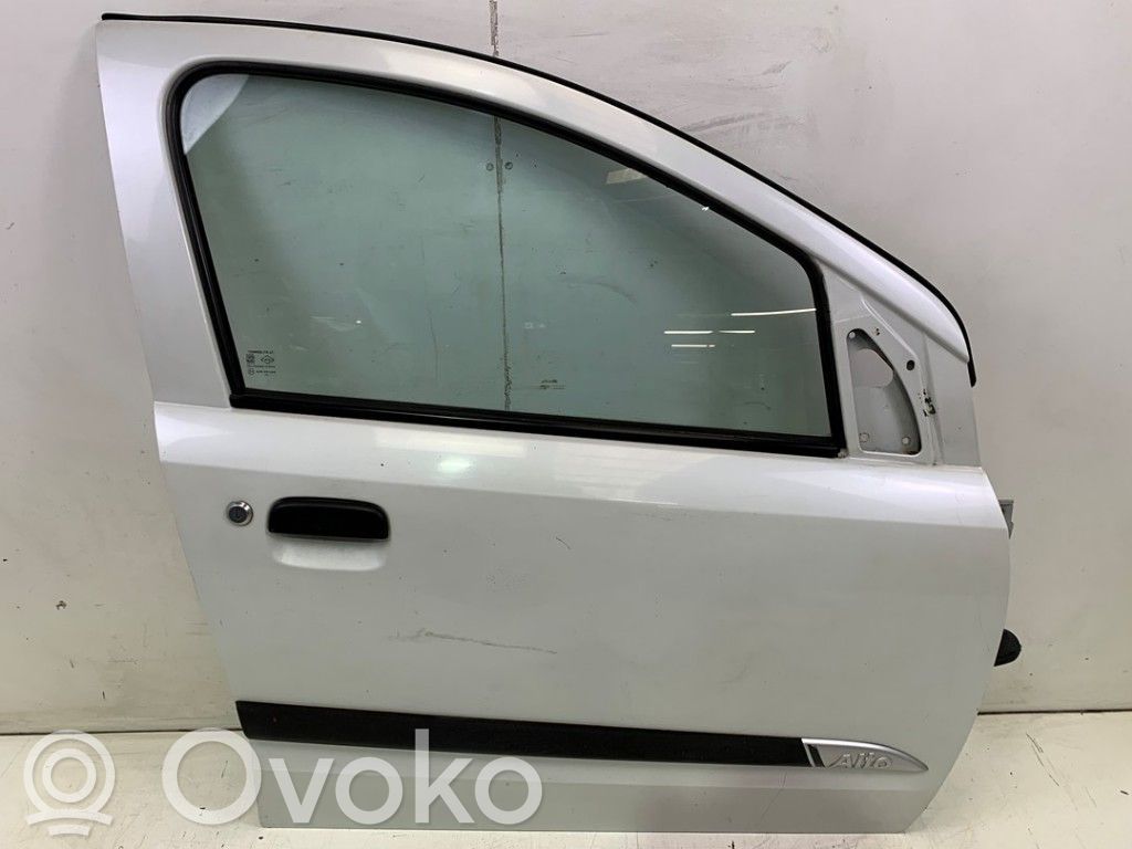 Suzuki Alto Puerta delantera 
